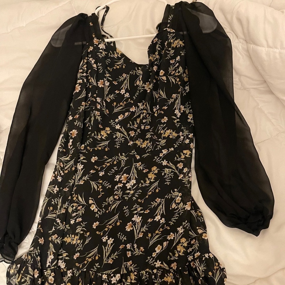 Maxi floral dress with mesh sleeves